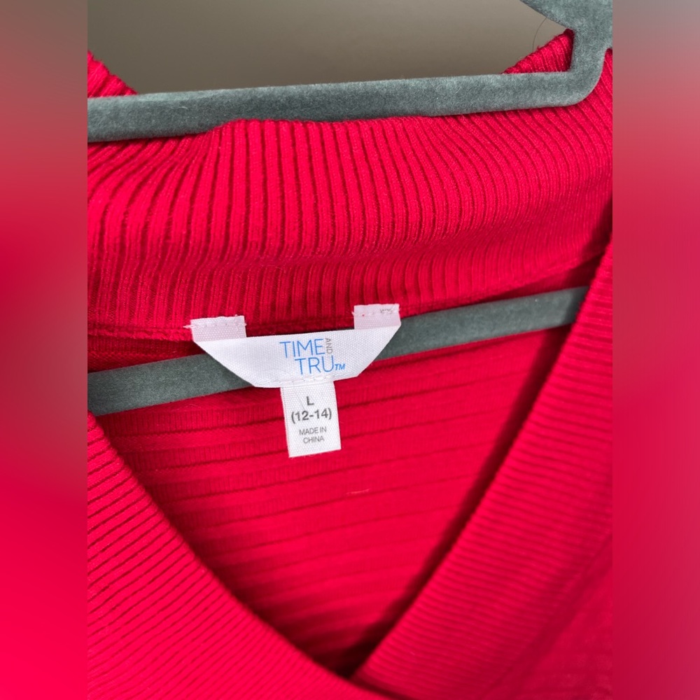 Red Women’s Sweater size Large - Picture 6 of 10